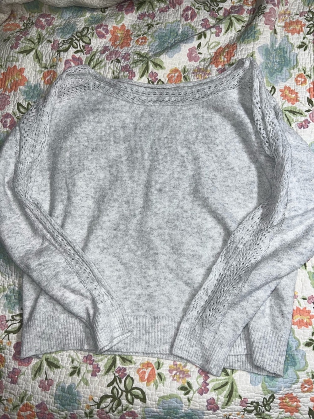 American Eagle Outfitters Light Gray Crewneck Sweater with Cable Trim